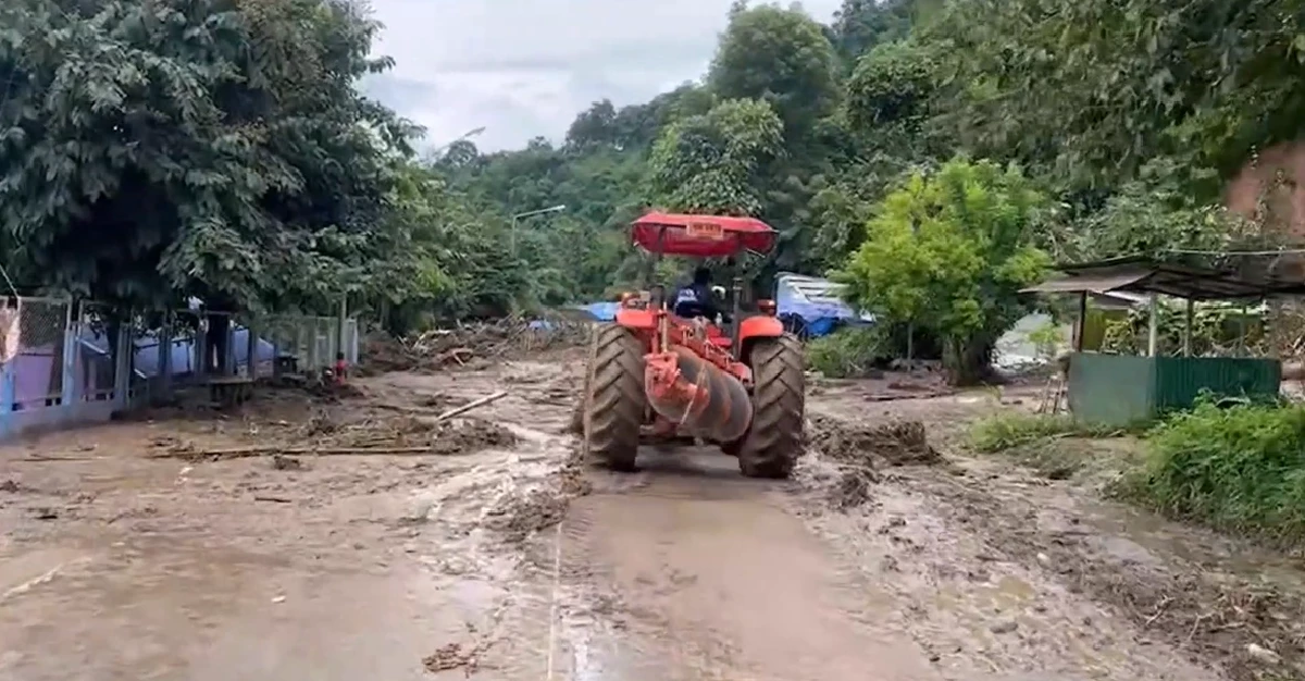 ฝนถล่มแม่สลองใน สะพานขาด 2 แห่ง ตาย 3 เจ็บ 2 ต้นไม้ล้มดินทับปิดถนนตัดขาดหว่า 10 หมู่บ้าน