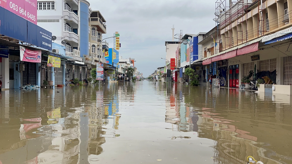 หนองคาย ไม่รอดน้ำโขงทะลักเข้าท่วมใจกลางเมืองย่านเศรษฐกิจแล้ว